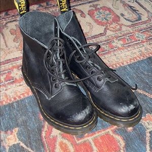 Do Martens boots size 6